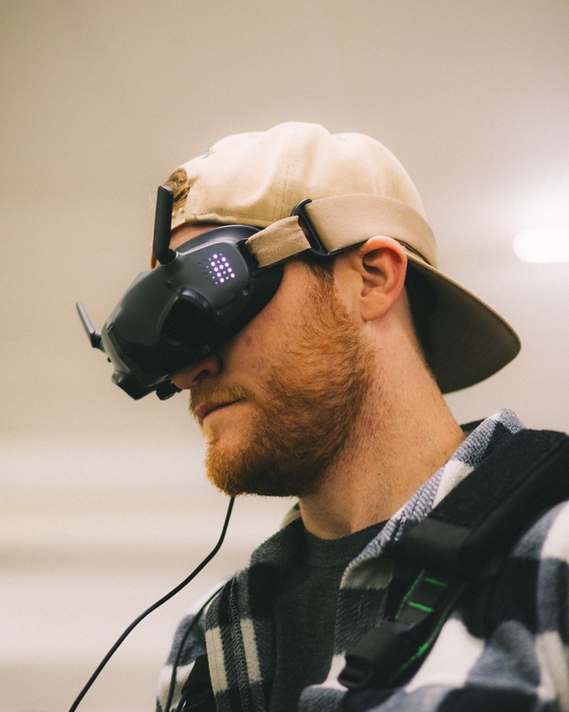 Peak FPV pilot flying an FPV drone using goggles